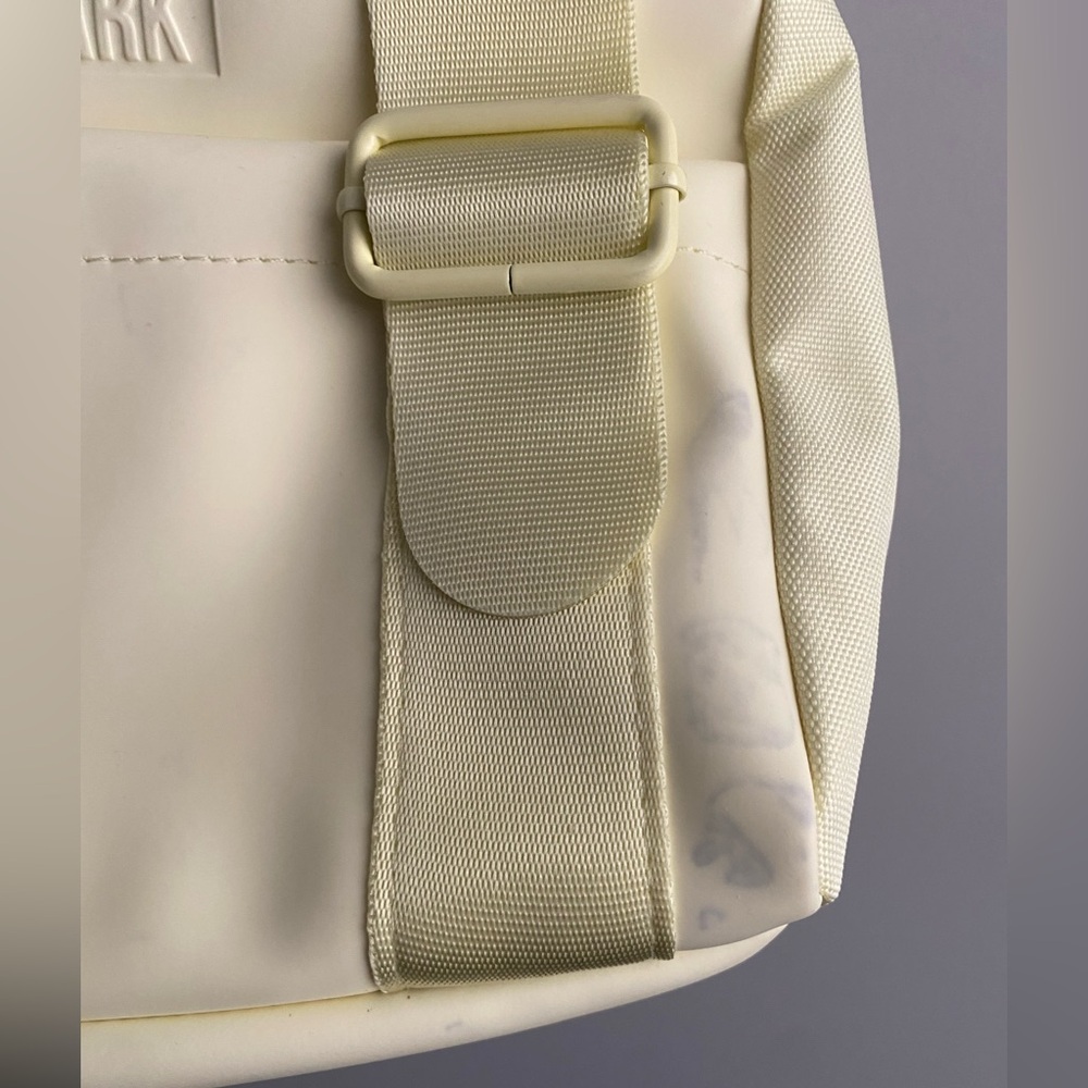 Gymshark Everyday Mini Bag - Picture 5 of 7